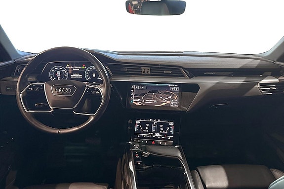 Audi e-tron 13 of 24