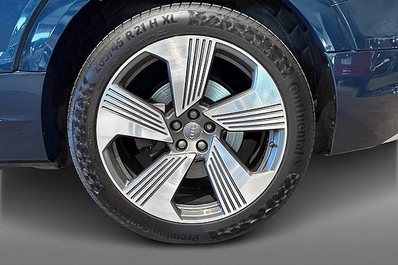 Audi e-tron 9 of 24