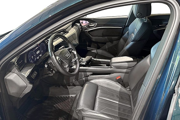 Audi e-tron 10 of 24