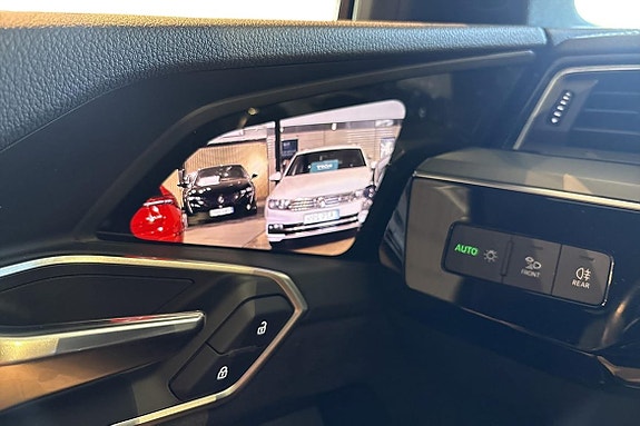 Audi e-tron 19 of 24