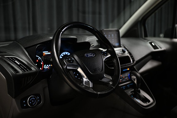 Ford Transit Connect 16 of 28