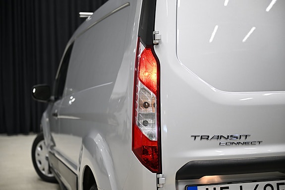 Ford Transit Connect 13 of 28