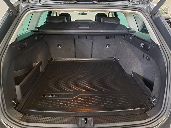 Volkswagen Passat 14 of 15