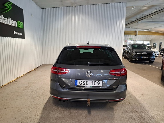 Volkswagen Passat 8 of 15