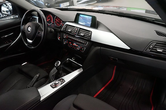 BMW 318d 16 of 20