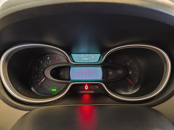 Renault Trafic 9 of 16