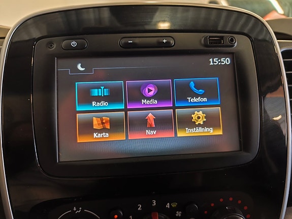 Renault Trafic 12 of 16