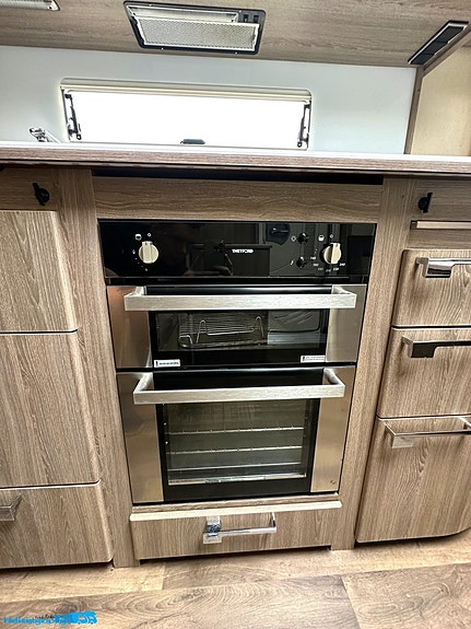 Kabe Imperial 560 XL KS * Förtält * AC * 16 of 20