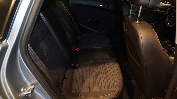 Opel Astra 5 of 5