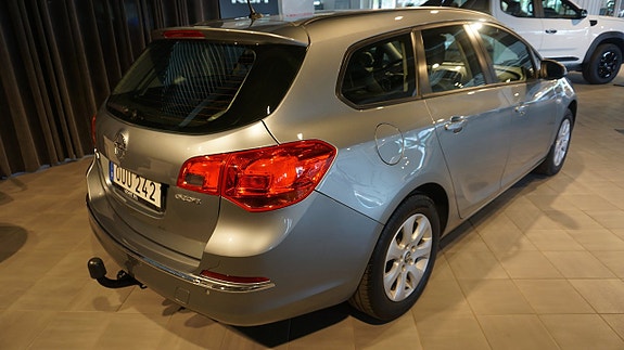 Opel Astra 2 of 5