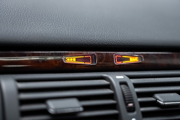 Mercedes-Benz E43 18 of 27