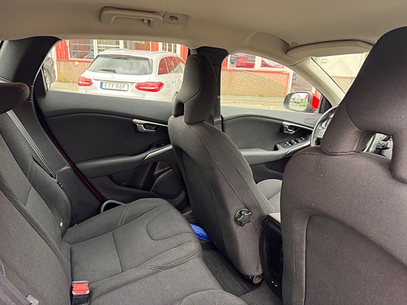 Volvo V40 5 of 13