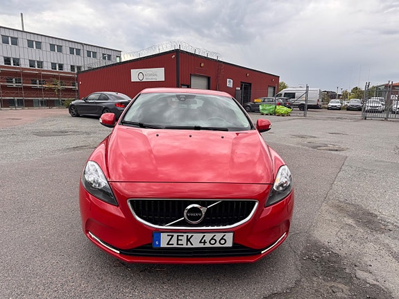 Volvo V40 13 of 13