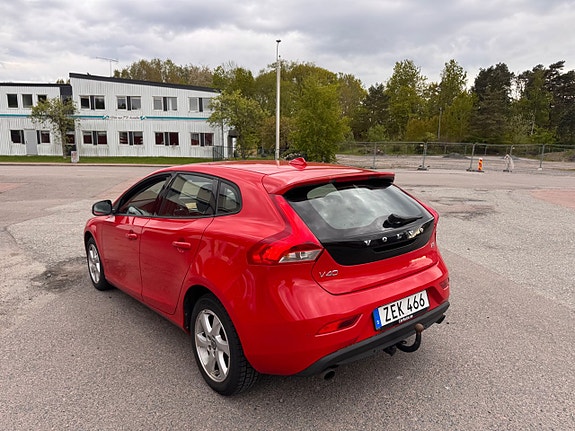 Volvo V40 4 of 13