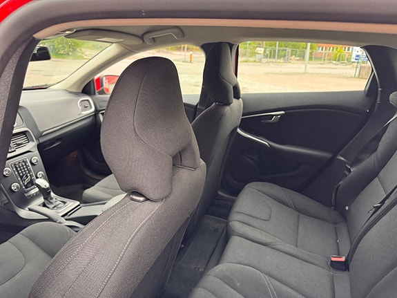Volvo V40 9 of 13
