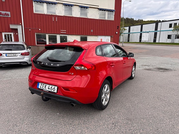 Volvo V40 7 of 13