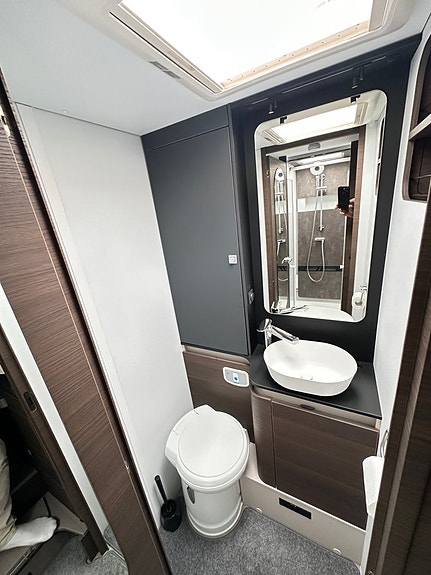 Adria 670SL Mercedes Coral Supreme 9G-Tronic Automat 170Hk 275 Mil !! 25 of 30
