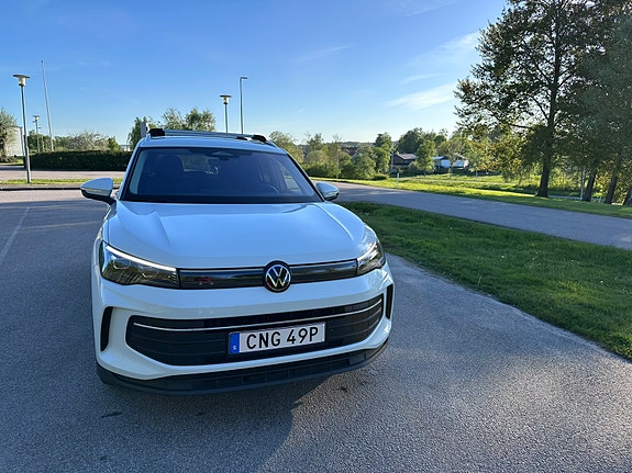 Volkswagen Tiguan 4 of 5