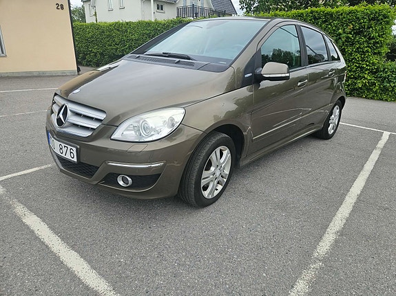 Mercedes-Benz B180 5 of 5