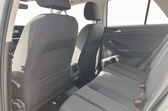 Volkswagen T-Roc 8 of 9