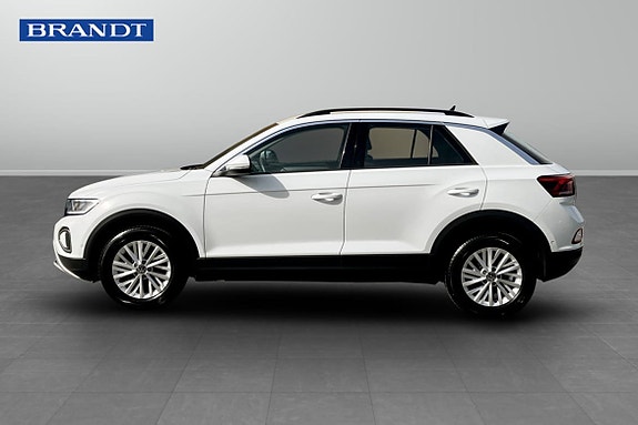 Volkswagen T-Roc 3 of 5