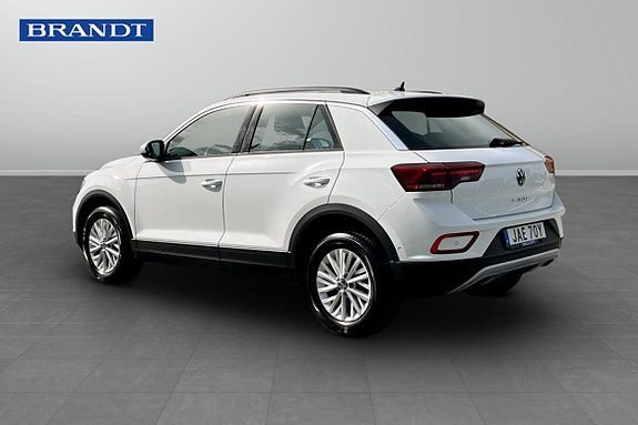 Volkswagen T-Roc 2 of 5
