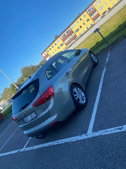 Kia Ceed 2 of 5