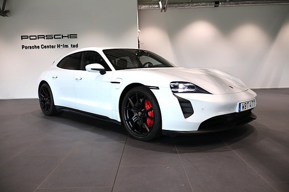 Porsche Taycan Sport Turismo 3 of 5