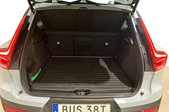 Volvo EX40 13 of 21
