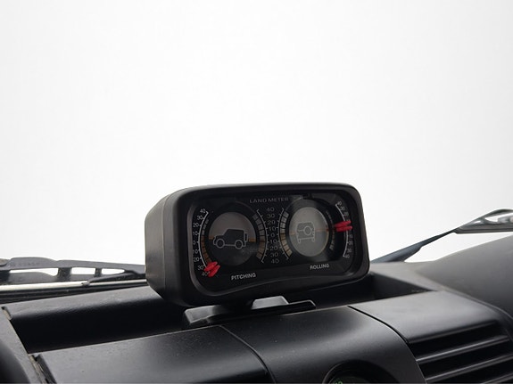 Land Rover Defender 110 23 of 30