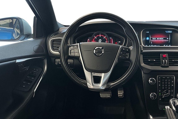 Volvo V40 14 of 25