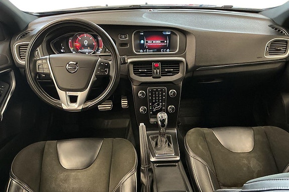 Volvo V40 13 of 25