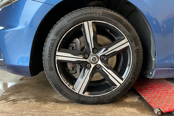 Volvo V40 22 of 25