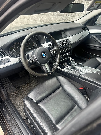 BMW 520d 2 of 5