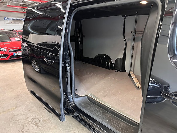 Opel Vivaro 17 of 21