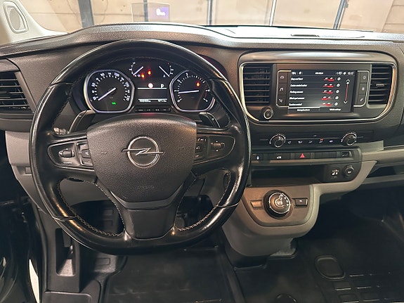 Opel Vivaro 16 of 21