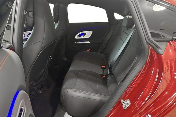 Mercedes-Benz CLA250 8 of 11