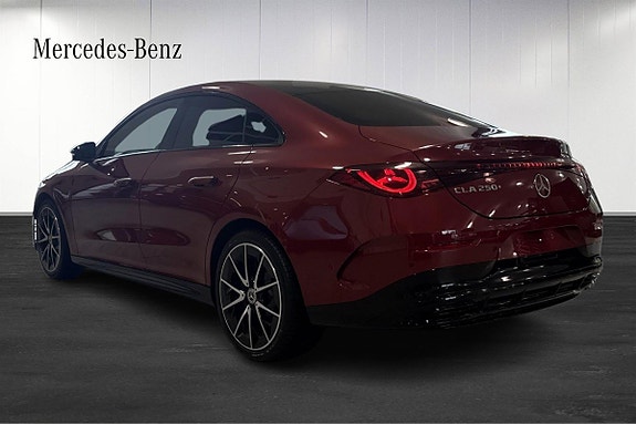 Mercedes-Benz CLA250 3 of 5