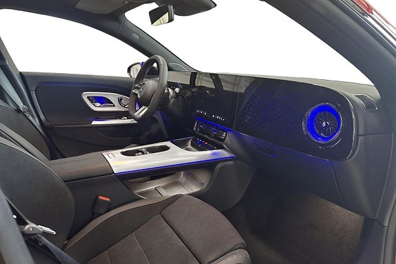 Mercedes-Benz CLA250 9 of 11