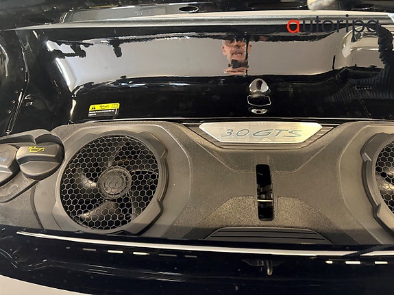 Porsche 911 Carrera 4 GTS 13 of 15