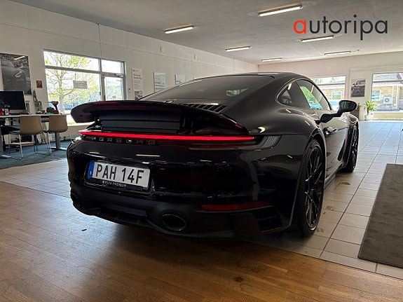 Porsche 911 Carrera 4 GTS 5 of 5