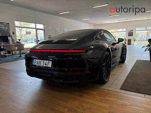 Porsche 911 Carrera 4 GTS 4 of 5