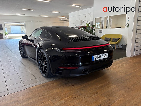 Porsche 911 Carrera 4 GTS 3 of 5