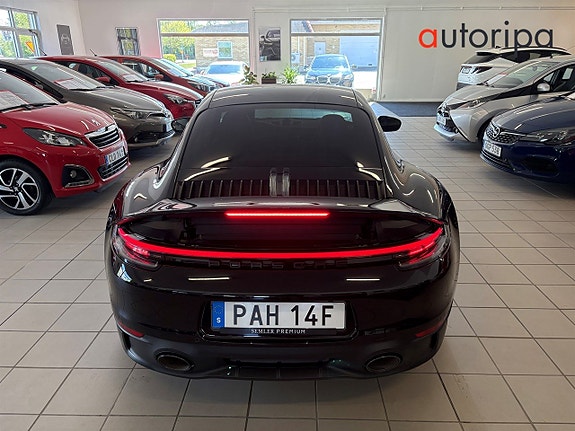 Porsche 911 Carrera 4 GTS 15 of 15