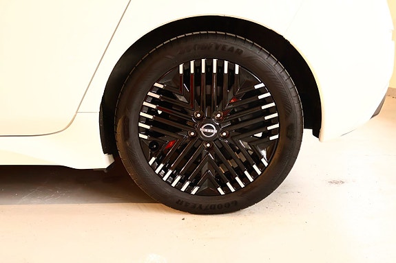 Nissan Leaf 9 of 11
