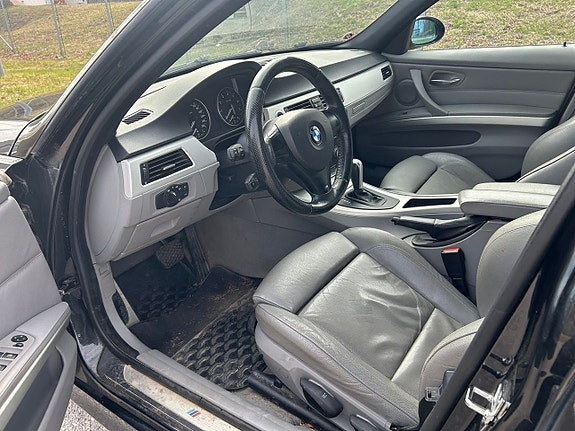BMW 325i 18 of 29