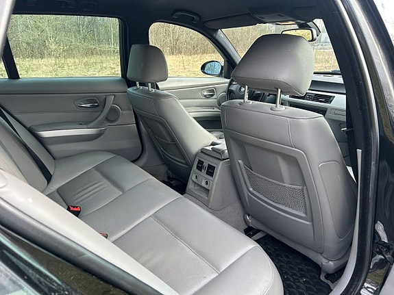 BMW 325i 23 of 29