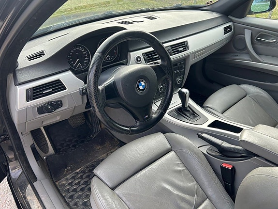 BMW 325i 19 of 29