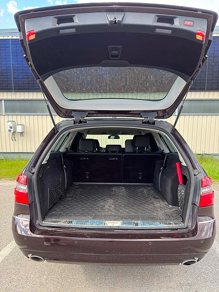 Mercedes-Benz E350 10 of 11