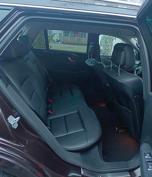 Mercedes-Benz E350 9 of 11